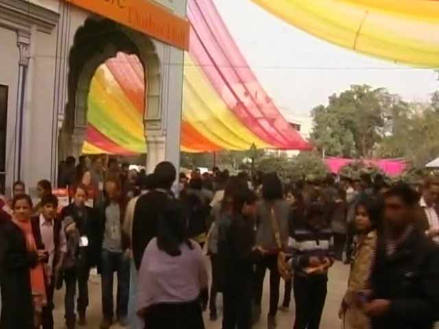 जयपुर लिटरेचर फेस्ट की जगह पर सवाल