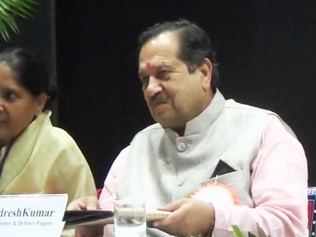 गुजरात : सवालों में घिरे संघ के नेता को दीक्षांत समारोह में बुलाने पर विवाद