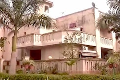 नोएडा में आईजी की गाड़ी चोरी, दिल्ली पुलिस ने ट्वीट कर मीडिया से मांगी मदद नोएडा में आईजी की गाड़ी चोरी, दिल्ली पुलिस ने ट्वीट कर मीडिया से मांगी मदद