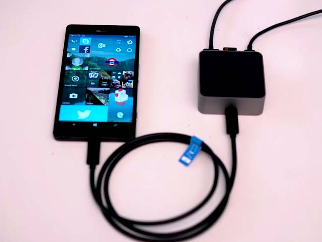 Video : Microsoft Continuum and Display Dock - Demo and Features Overview