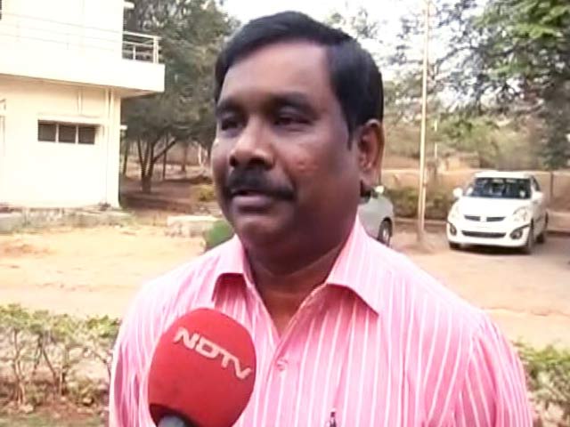 प्राइम टाइम इंट्रो : दलित छात्र की ख़ुदकुशी पर सियासत