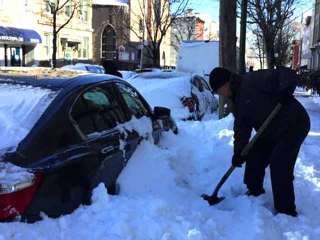 New York Begins Clean-up After Historic Snowstorm