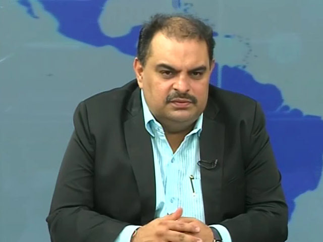 Large-Cap Banking Stocks Look Attractive: Parag Thakkar