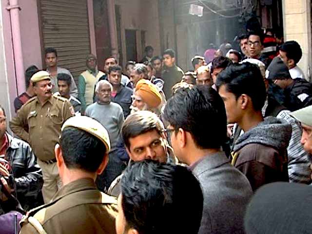 शास्त्री पार्क में रिटायर्ड प्रिंसिपल और बेटी की मौत या हत्या!