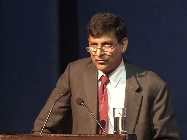 Raghuram Rajan Uses 'Dosa Economics' to Explain Inflation