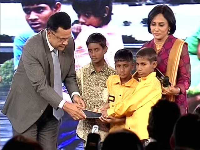 During Chennai Floods, Homeless Kids Lent A Hand. And Won Hearts.