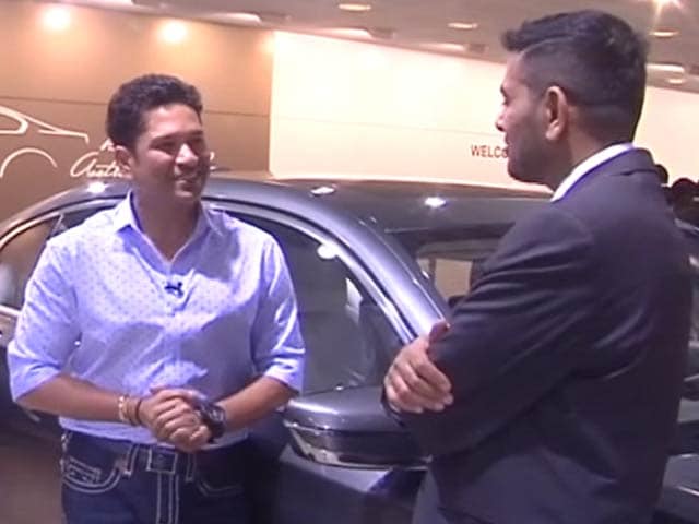Sachin Tendulkar Visits BMW Stall at 2016 Auto Expo