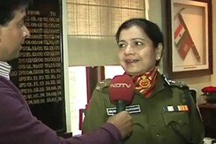 देश में पहली बार किसी अर्द्धसैनिक बल की कमान महिला के हाथ में देश में पहली बार किसी अर्द्धसैनिक बल की कमान महिला के हाथ में