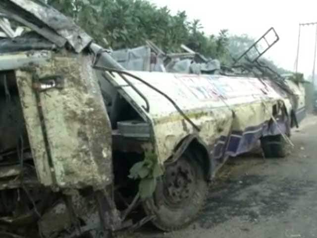 Video : 13 Killed, 32 Injured As Bus And Truck Collide In Tamil Nadu