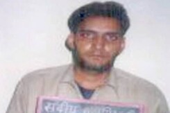 मुंबई : एनकाउंटर में मारा गया हरियाणा का कुख्यात गैंगस्टर, 3 दर्जन से ज्यादा मामले थे दर्ज मुंबई : एनकाउंटर में मारा गया हरियाणा का कुख्यात गैंगस्टर, 3 दर्जन से ज्यादा मामले थे दर्ज