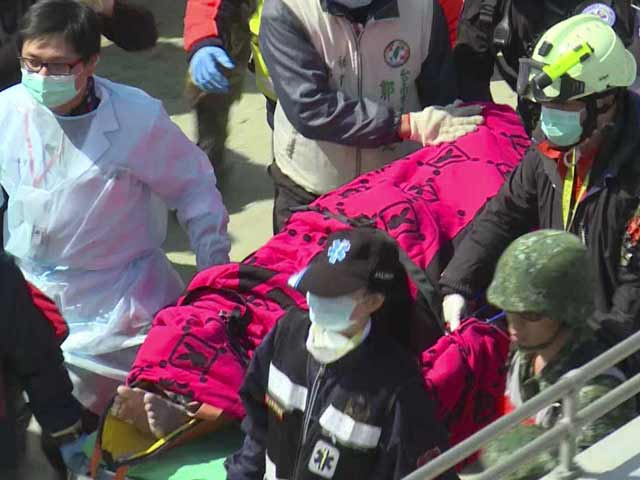 Video : 2 Survivors Rescued From Rubble of Taiwan Quake
