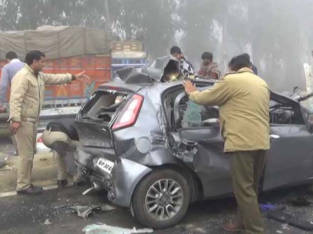 30-Car Pile-Up On Haryana Highway Due To Fog 30-Car Pile-Up On Haryana Highway Due To Fog