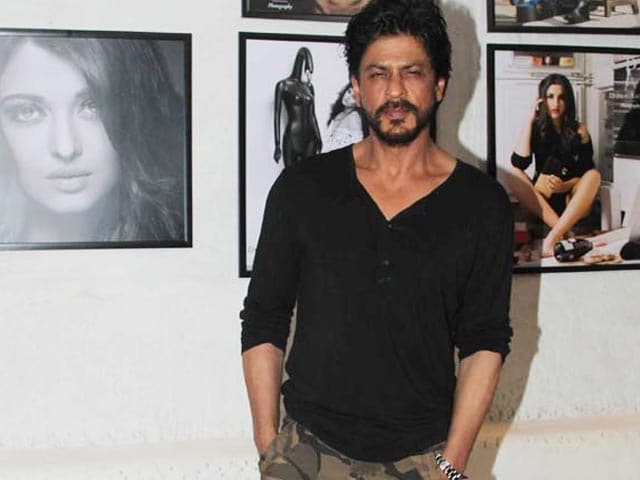 Video : SRK Refunds Distributors for <i>Dilwale</i> Losses
