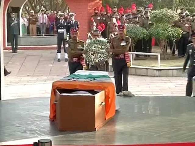 India Pays Tribute To Siachen Braveheart Lance Naik Hanamanthappa