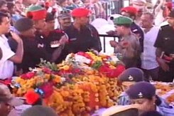 Thousands Bid Farewell To Siachen Braveheart Lance Naik Hanamanthappa Thousands Bid Farewell To Siachen Braveheart Lance Naik Hanamanthappa