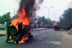 कोलकाता : बच्चों को ट्रक ने कुचला, तीन की मौत कोलकाता : बच्चों को ट्रक ने कुचला, तीन की मौत