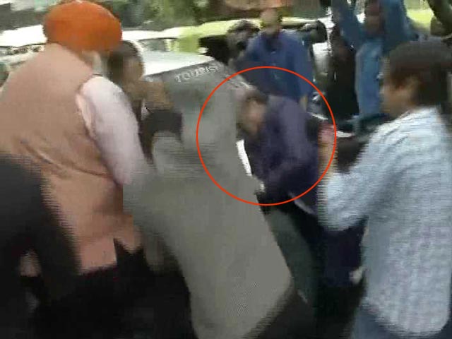 On Camera, BJP Legislator Beats Up Man at JNU Court Hearing