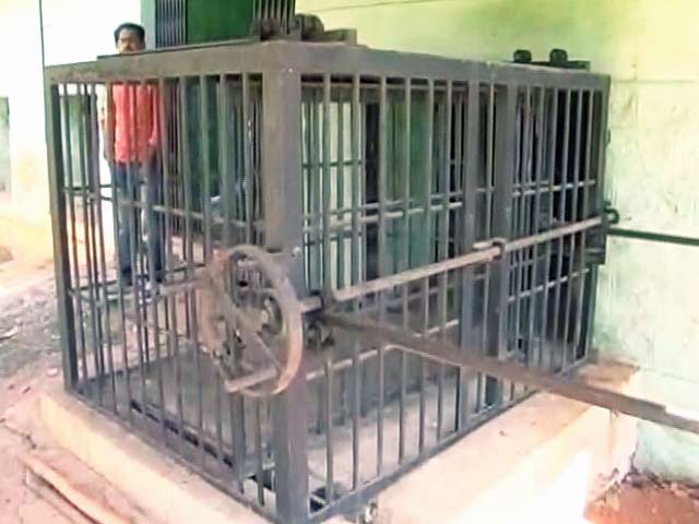 बेंगलुरु : पिंजरे में कैद तेंदुआ भाग निकला