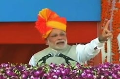 प्रधानमंत्री फसल बीमा योजना में किसानों की सारी मुसीबतों का समाधान : पीएम मोदी प्रधानमंत्री फसल बीमा योजना में किसानों की सारी मुसीबतों का समाधान : पीएम मोदी