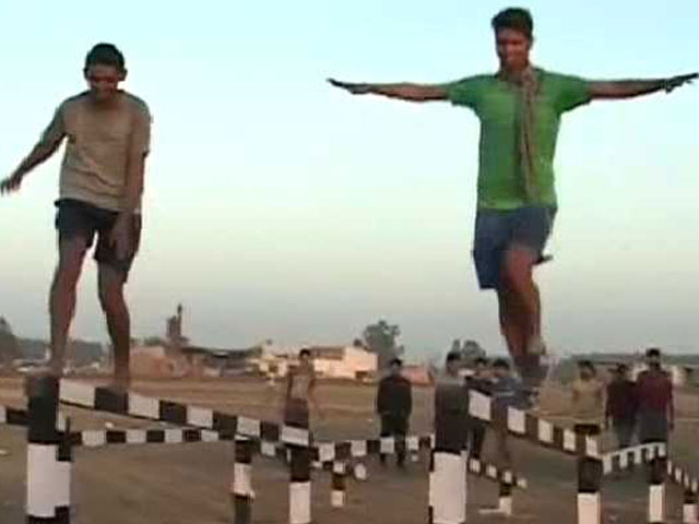 In Border Town In Kashmir, A Retired Soldier's Mission Goes On