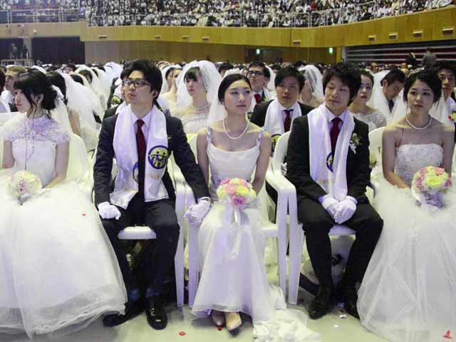 Video : 3,000 Couples Tie The Knot In South Korean Mass Wedding