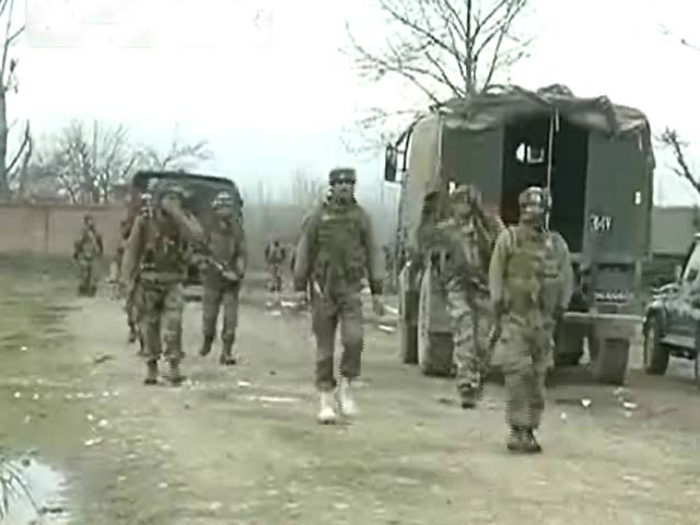 Videos : जम्मू-कश्मीर के पंपोर में सेना की आतंकियों से मुठभेड़