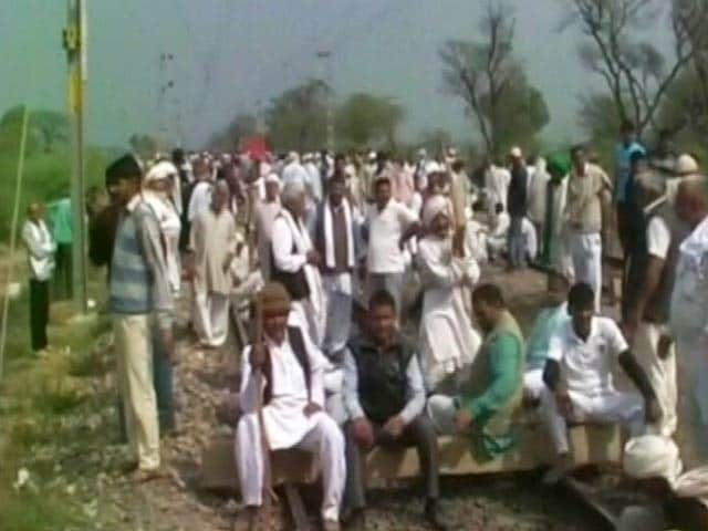 Video : Haryana Jat Protests Spread, 10 Die in Violence, Airfare Shoots Up