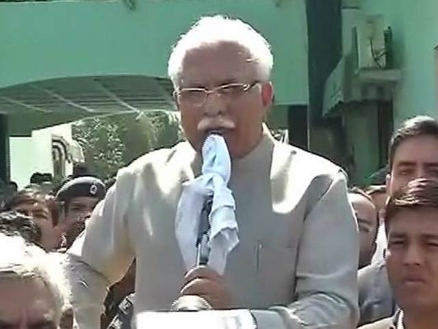 रोहतक पहुंचे सीएम खट्टर का लोगों ने किया विरोध