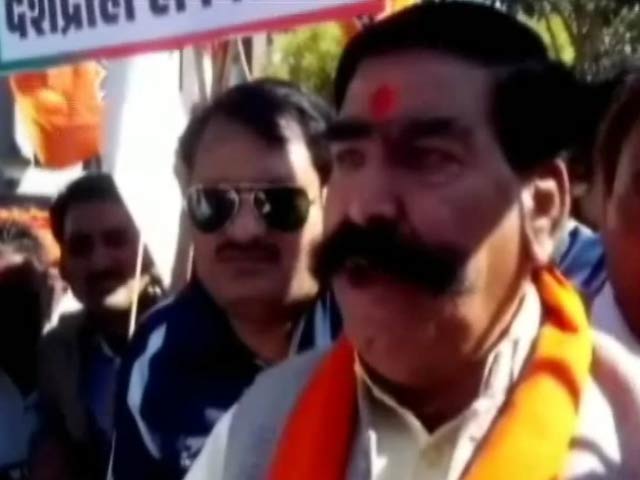 प्राइम टाइम इंट्रो : क्‍या जेएनयू मामले में विवाद समझने की कोशिश भी हुई?