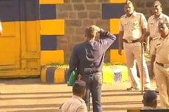 Sanjay Dutt Walks Out Of Pune's Yerwada Jail With A Salute Sanjay Dutt Walks Out Of Pune's Yerwada Jail With A Salute
