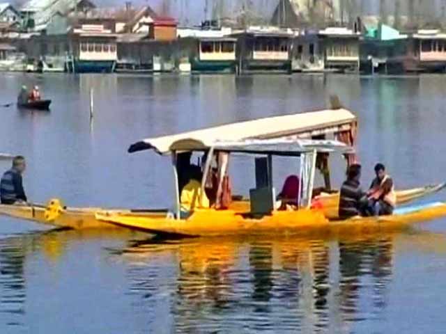 Kashmir's Warmest Winter In 7 Decades Disappoints Some, Worries Many