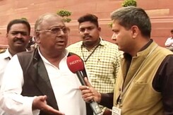 स्मृति ईरानी को बचाने के लिए AIADMK ने कार्ति चिदंबरम का मुद्दा उठाया : कांग्रेस स्मृति ईरानी को बचाने के लिए AIADMK ने कार्ति चिदंबरम का मुद्दा उठाया : कांग्रेस