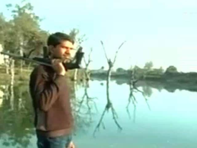 Video : Armed Men Guard Dams In This Madhya Pradesh District