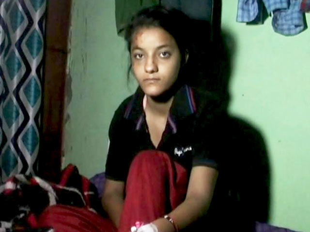 हाइवे पर हुई दुर्घटना में स्मृति ईरानी को मृतक के परिवार ने घेरा