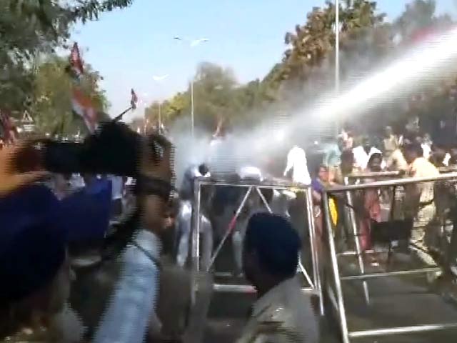 हरियाणा को पानी देने पर बवाल, यूथ कांग्रेस का प्रदर्शन
