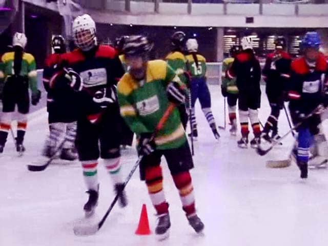 Video : Ice Hockey Team Needs Your Help