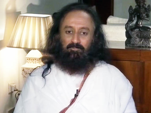 इंडिया 7 बजे : 4 घंटे में श्री-श्री का यू-टर्न