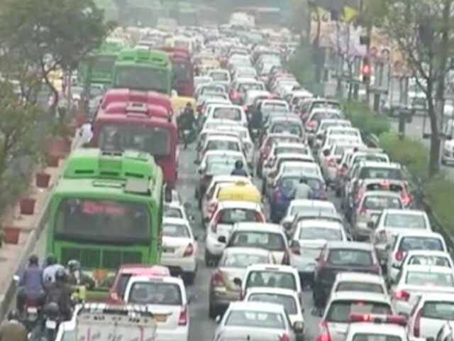 20,000 Weddings, Sri Sri Festival And A Nightmare On Delhi's Roads