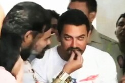 जन्मदिन पर आमिर ने जताई ख्वाहिश, 'बनारस में मां का खानदानी घर खरीदना चाहता हूं' जन्मदिन पर आमिर ने जताई ख्वाहिश, 'बनारस में मां का खानदानी घर खरीदना चाहता हूं'