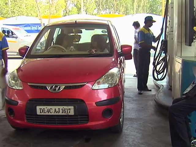 इंडिया 7 बजे : पेट्रोल-डीजल के दाम बढ़े, आधी रात से नई कीमतें लागू