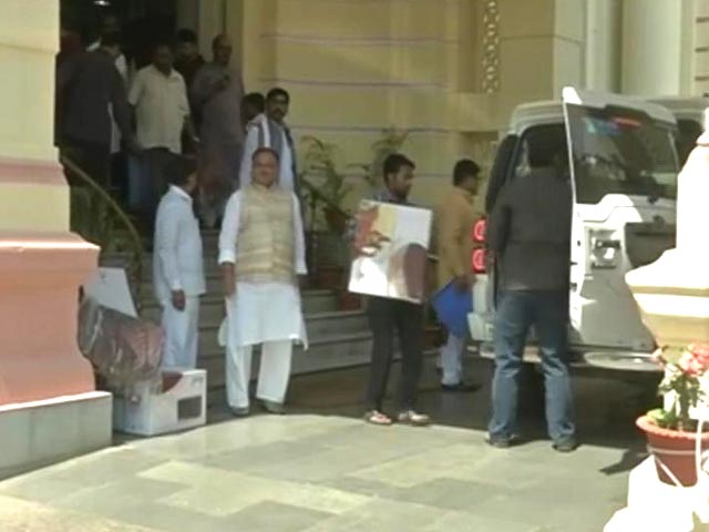 Videos : बिहार के विधायकों को बजट सेशन में आने पर मिला तोहफा