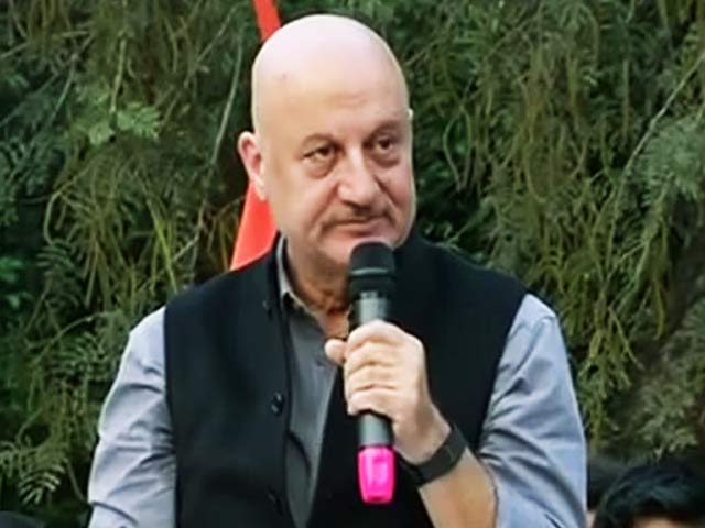 इंडिया 7 बजे : जेएनयू में अनुपम खेर का विरोध