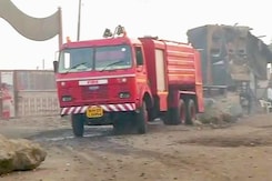 मुंबई के देवनार कचरा घर में फिर से भीषण आग मुंबई के देवनार कचरा घर में फिर से भीषण आग