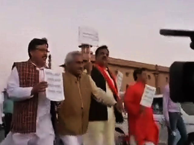 नेशनल रिपोर्टर :  उत्तराखंड का सियासी घमासान दिल्ली पहुंचा