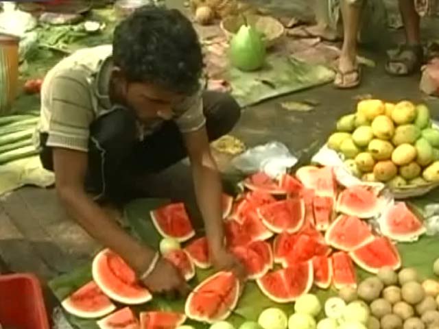 पश्चिम बंगाल के चुनावों से पहले पार्टियों के बीच छिड़ा तरबूज़ और कद्दू का झगड़ा