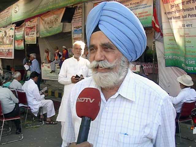 OROP : एरियर मिलने के बावजूद सरकार से नाराज़ हैं पूर्व सैनिक