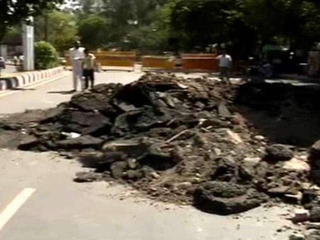Video : Delhi's Bhairon Road Cave-in Could Take a Few Weeks To Fix, Warn Officials