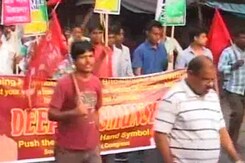 Mamata Holds Her Ground In Bengal As Opposition Brings Out Big Guns Mamata Holds Her Ground In Bengal As Opposition Brings Out Big Guns