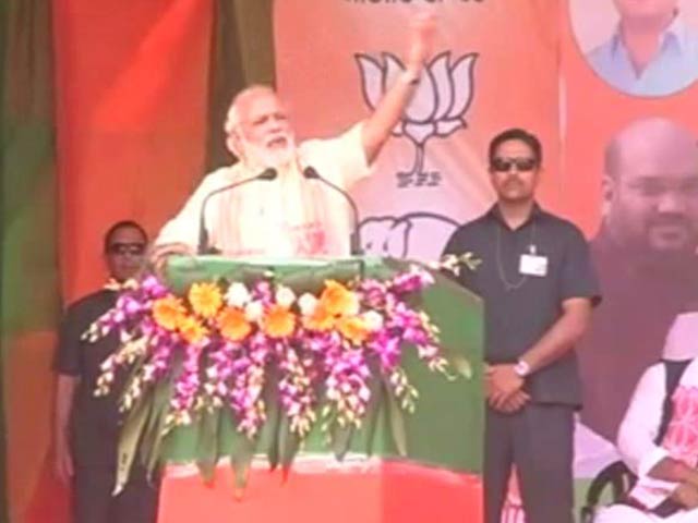 I Am Not Fighting Gogoi But <i>Gareebi</i>, Says PM Modi In Assam