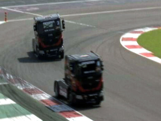 ट्रक रेसिंग देखने का लोगों में बढ़ता क्रेज ट्रक रेसिंग देखने का लोगों में बढ़ता क्रेज